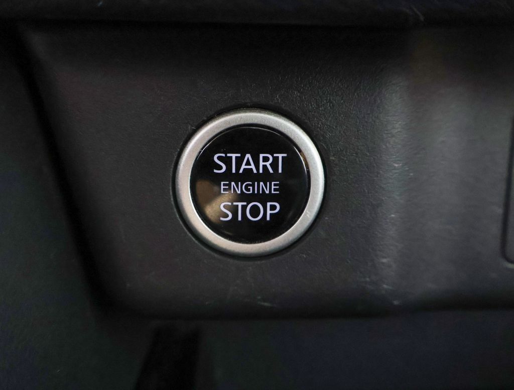 2021 Nissan Rogue SL photo 10