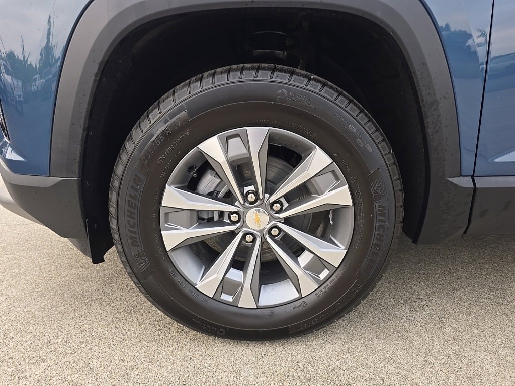 2026 Chevrolet Equinox LT photo 32