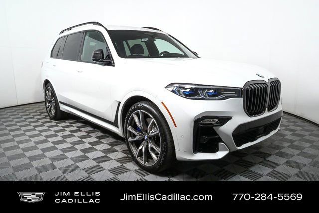 2022 BMW X7 M50i's photo