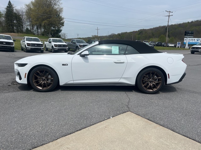 2025 Ford Mustang GT Premium Convertible photo 4