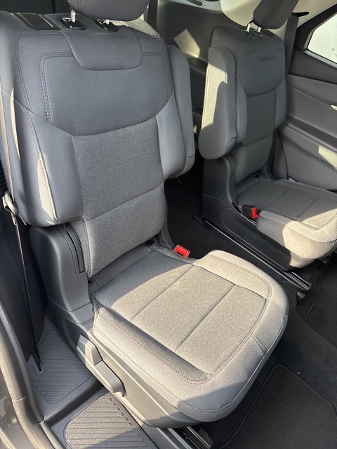 2025 Ford Explorer photo 33