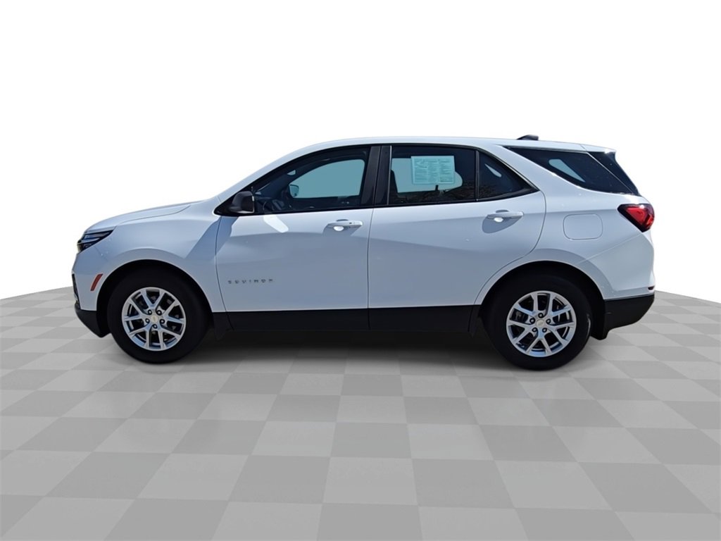 2024 Chevrolet Equinox LS photo 4