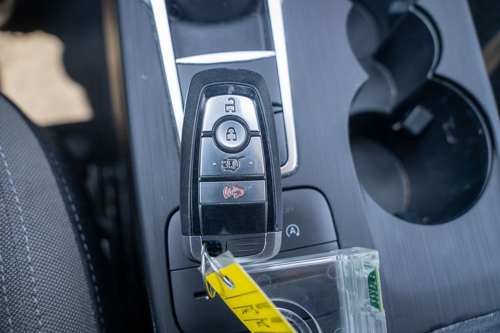 2022 Ford Escape SE photo 28