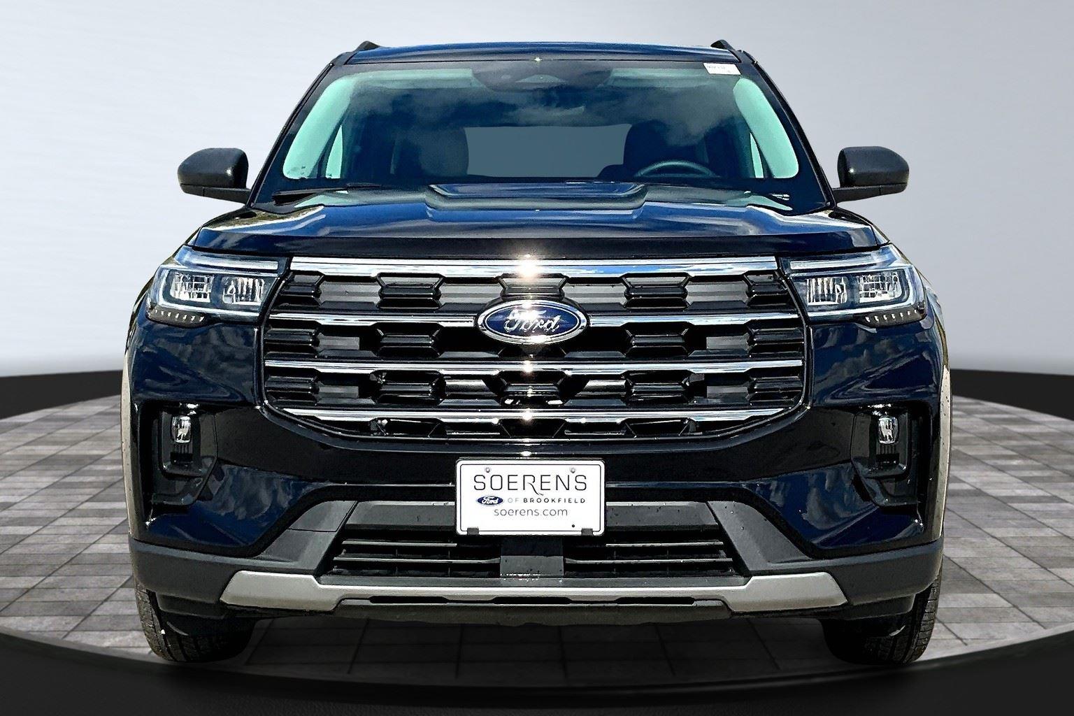 2025 Ford Explorer photo 3