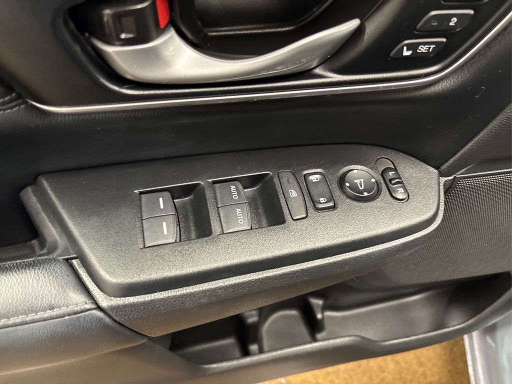 2022 Honda CR-V Touring photo 33