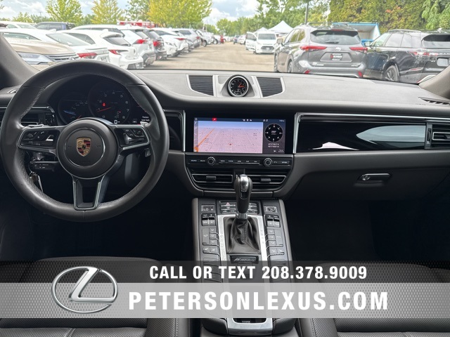 2020 Porsche Macan Base photo 13
