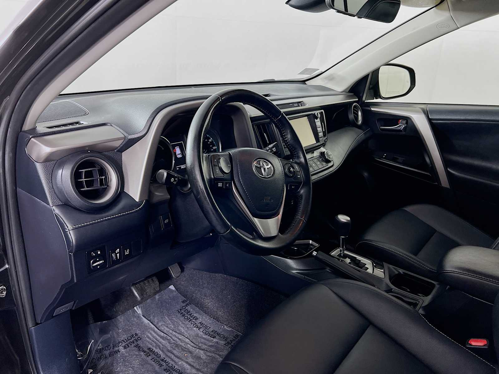 2018 Toyota RAV4 Hybrid Limited photo 9