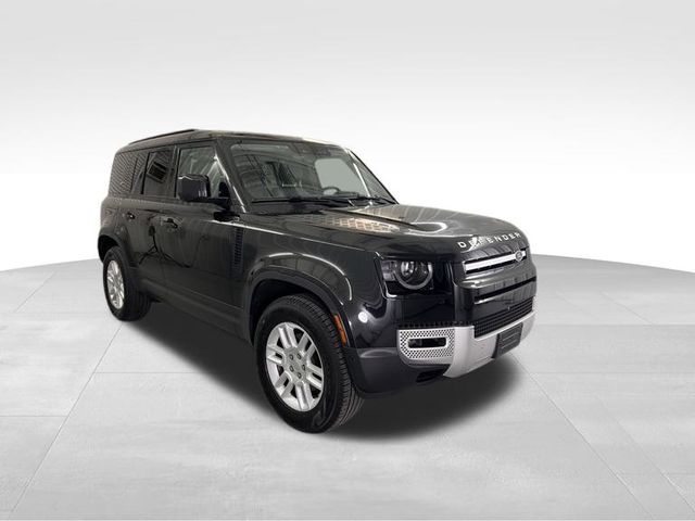 2023 Land Rover Defender 110 S photo 3