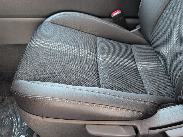 2025 Mazda CX-50 2.5 Select photo 17