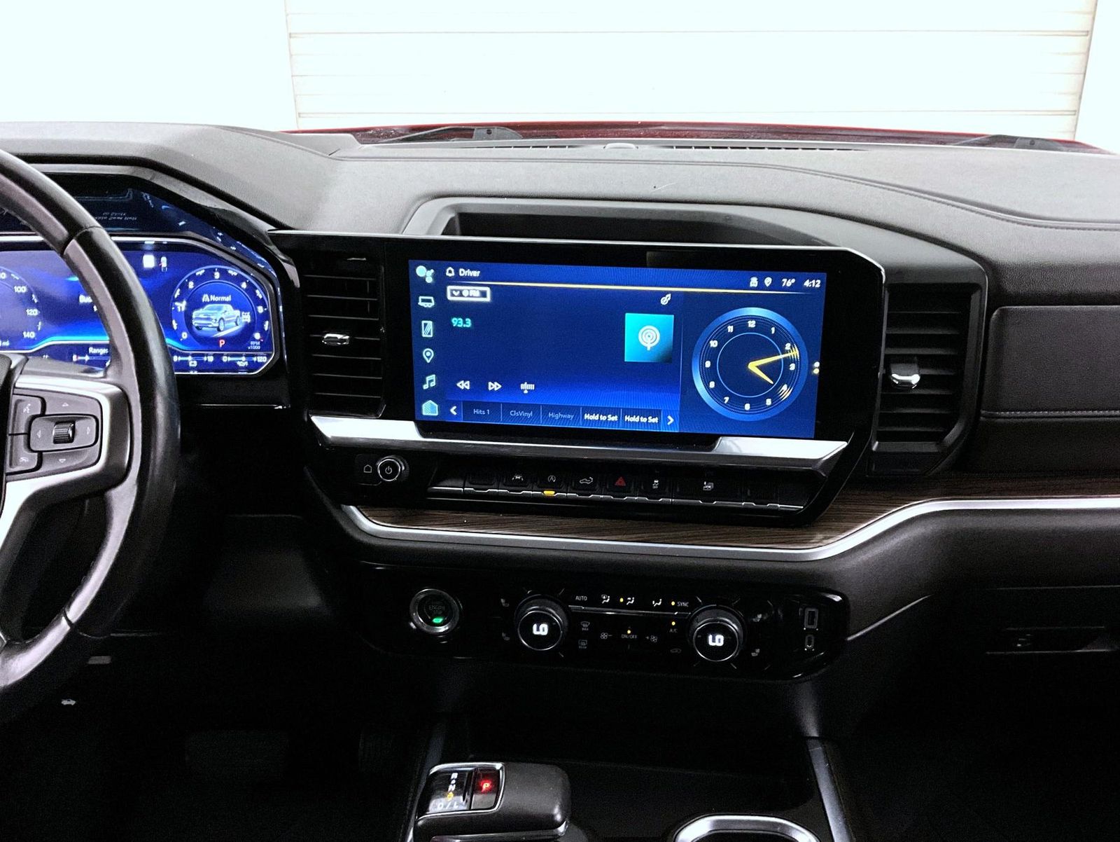 2022 Chevrolet Silverado 1500 RST photo 12