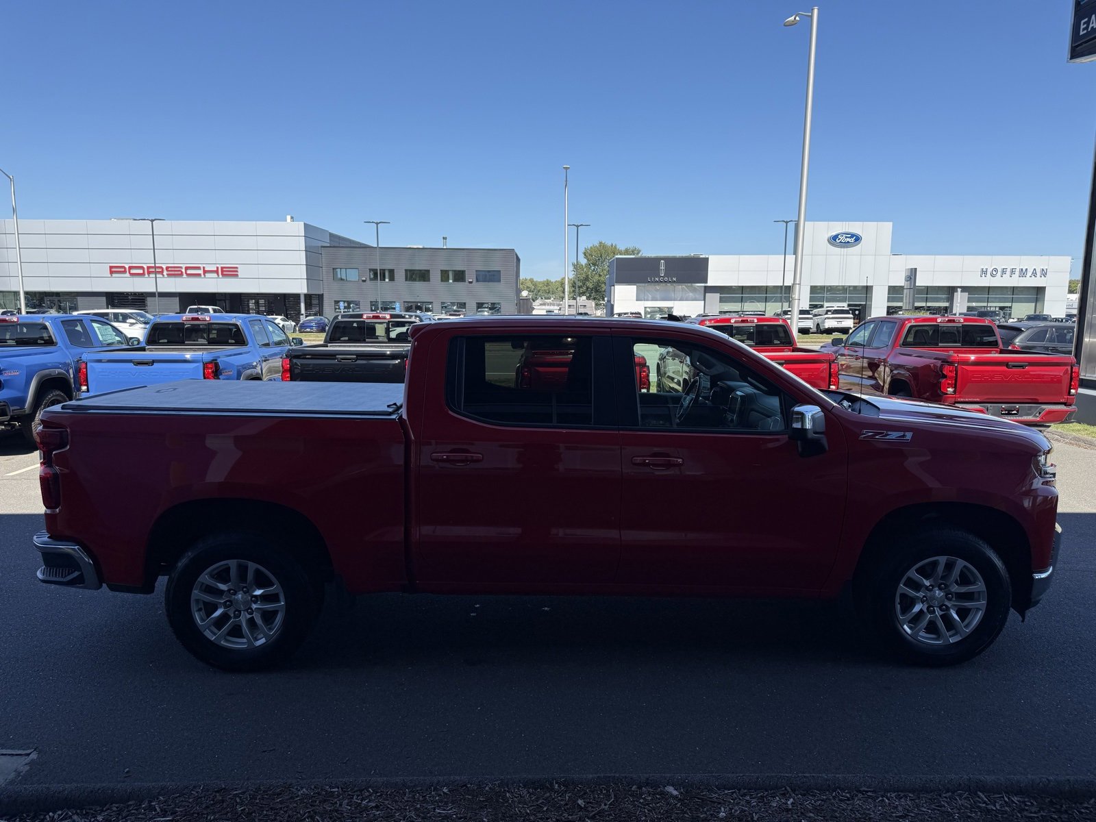 2019 Chevrolet Silverado 1500 LT Z71 photo 3
