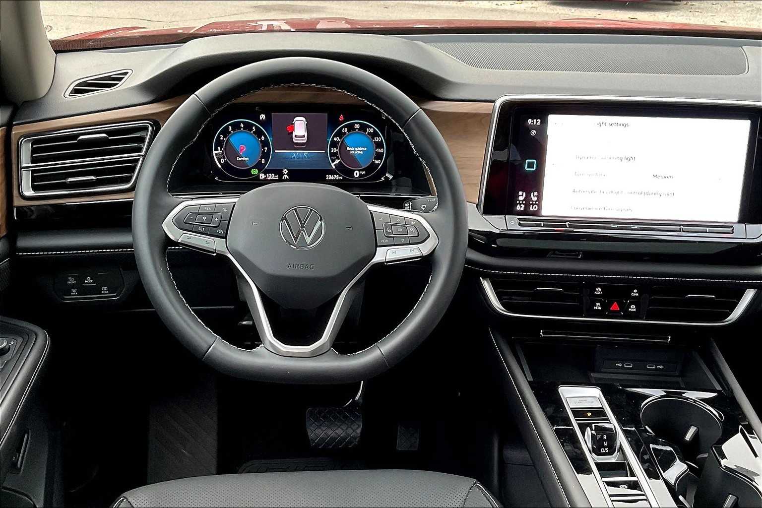 2024 Volkswagen Atlas SE Technology photo 5