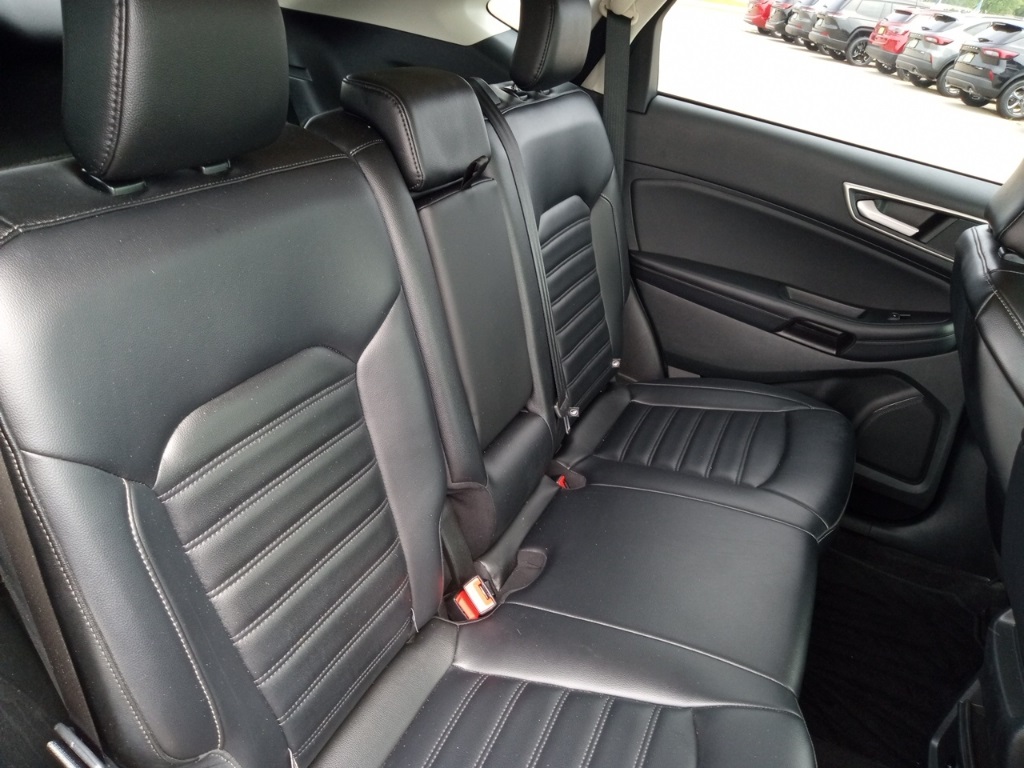 2023 Ford Edge SEL photo 19