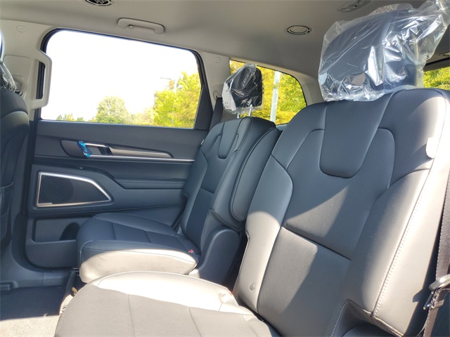 2025 Kia Telluride S photo 9