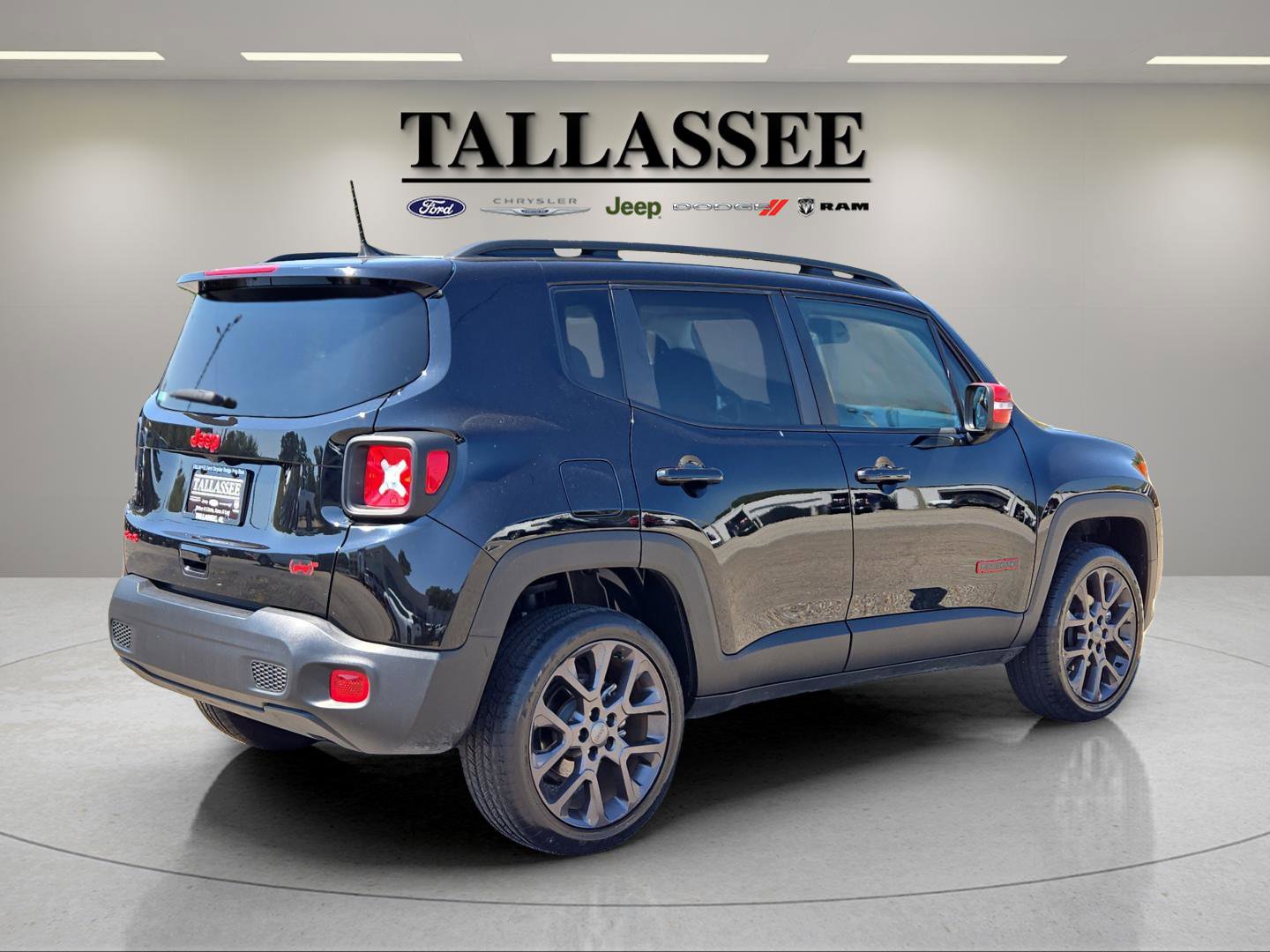 2023 Jeep Renegade Latitude Red Edition photo 4