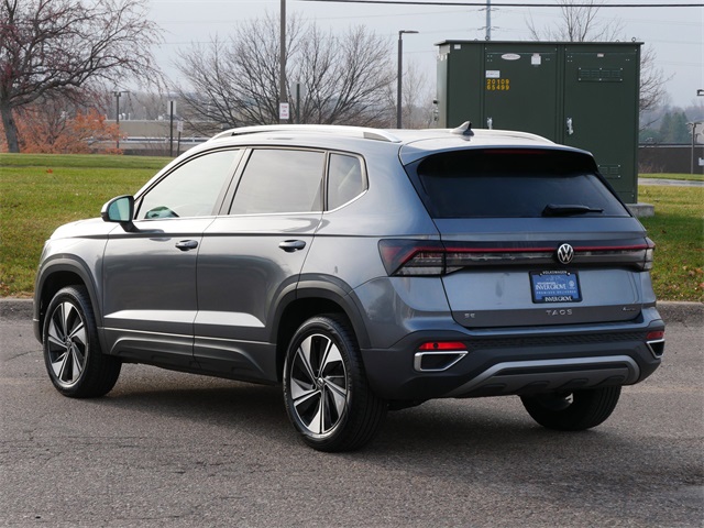 2025 Volkswagen Taos SE photo 4