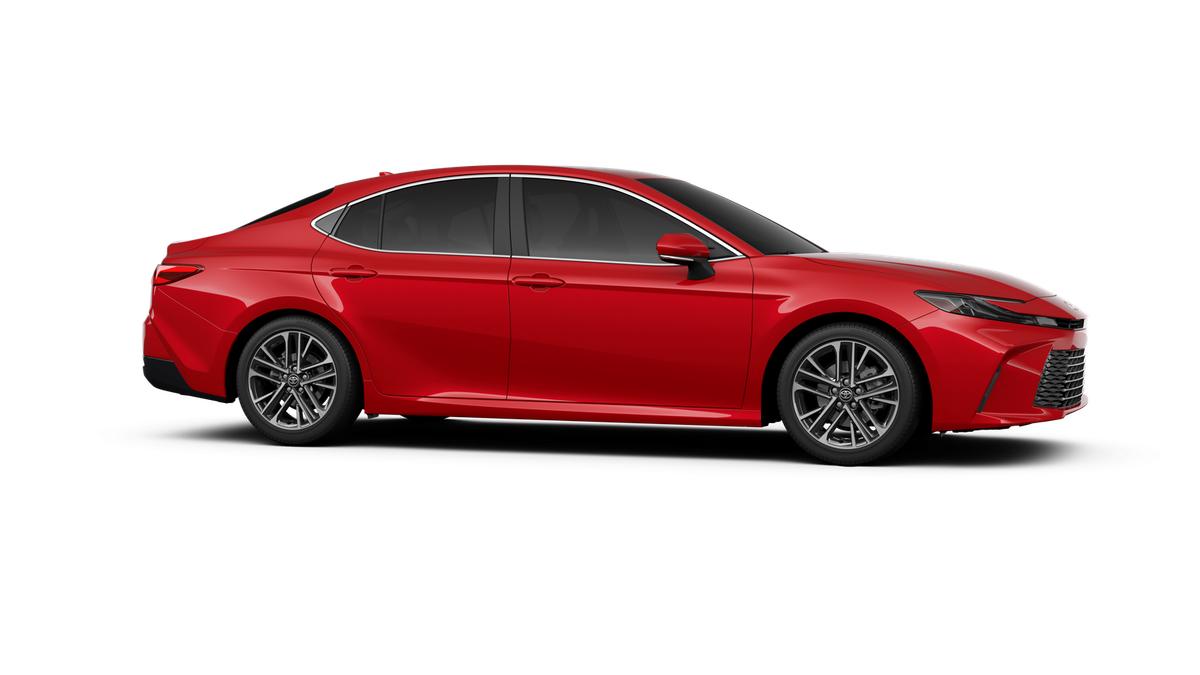 2025 Toyota Camry XLE photo 13