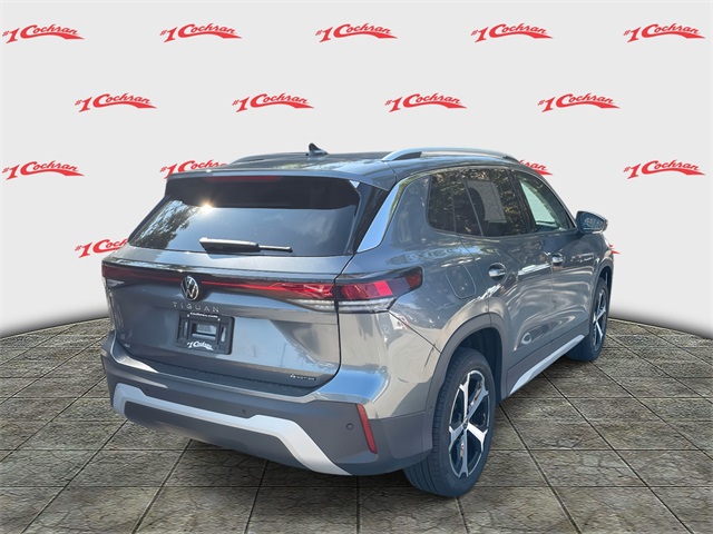 2025 Volkswagen Tiguan SE photo 3