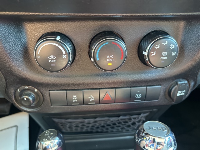 2018 Jeep Wrangler Unlimited Sahara photo 15