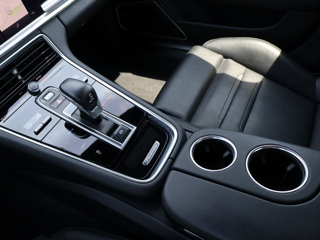 2022 Porsche Panamera 4 photo 23