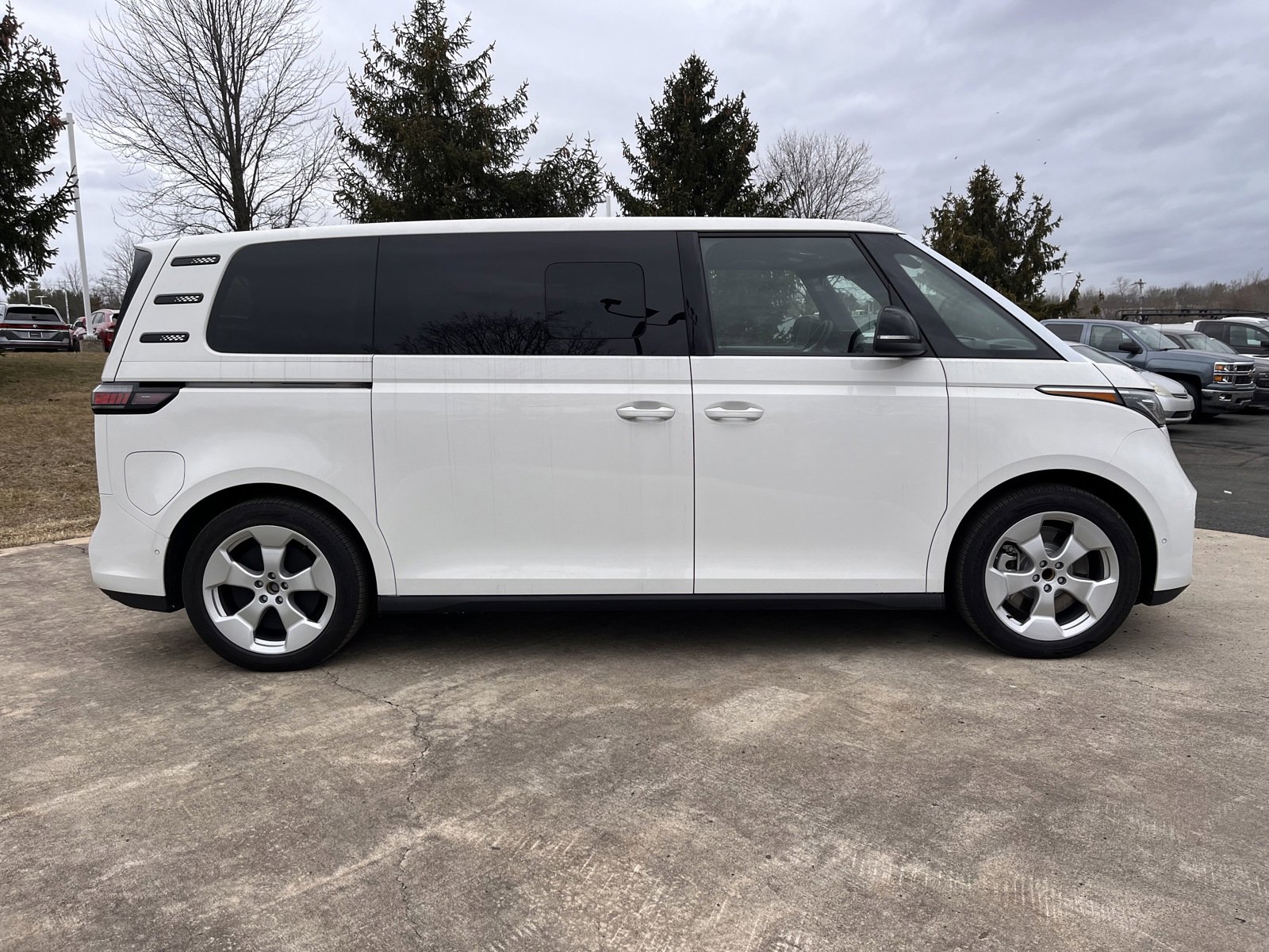2025 Volkswagen ID. Buzz Pro S photo 4