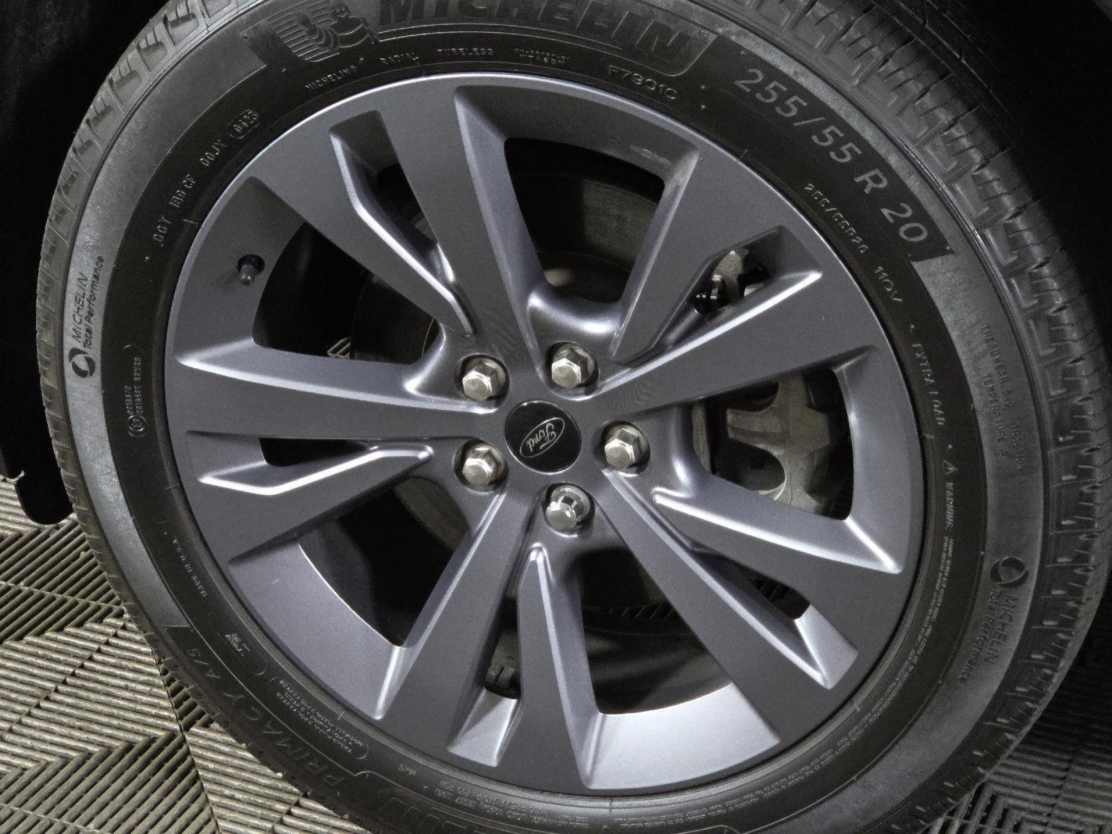 2023 Ford Explorer XLT photo 7