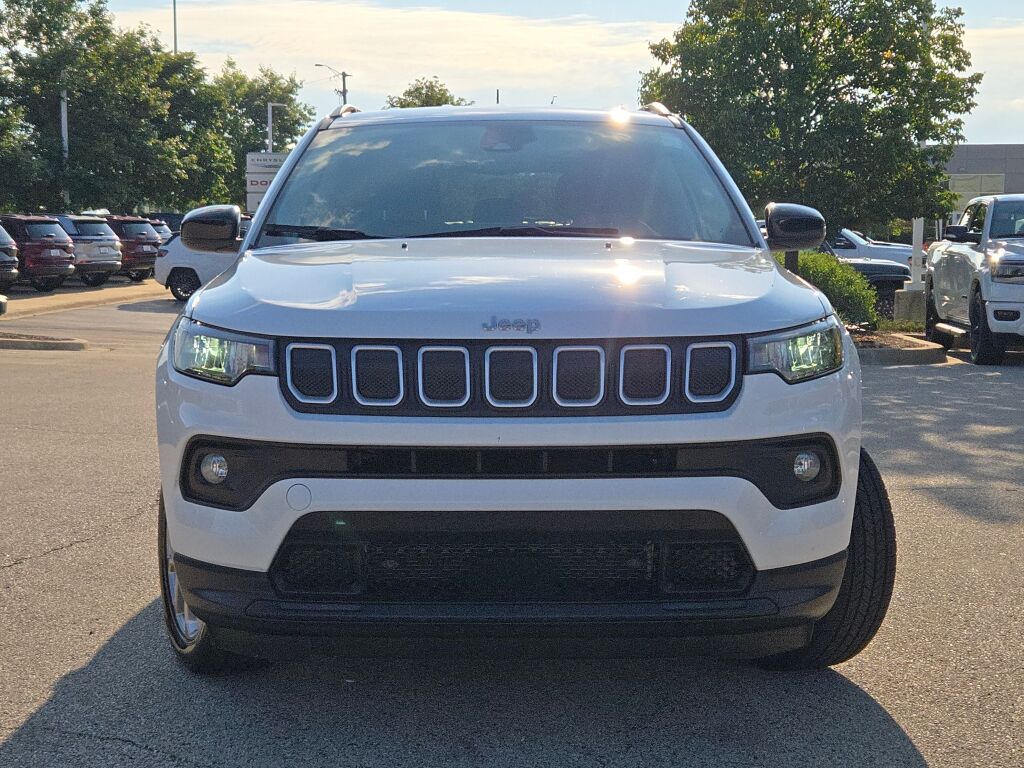2022 Jeep Compass Latitude Lux photo 4
