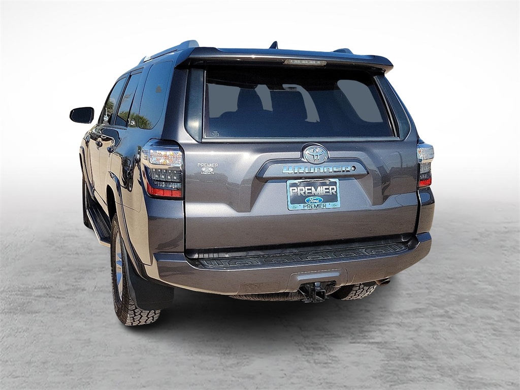 2017 Toyota 4Runner SR5 photo 8