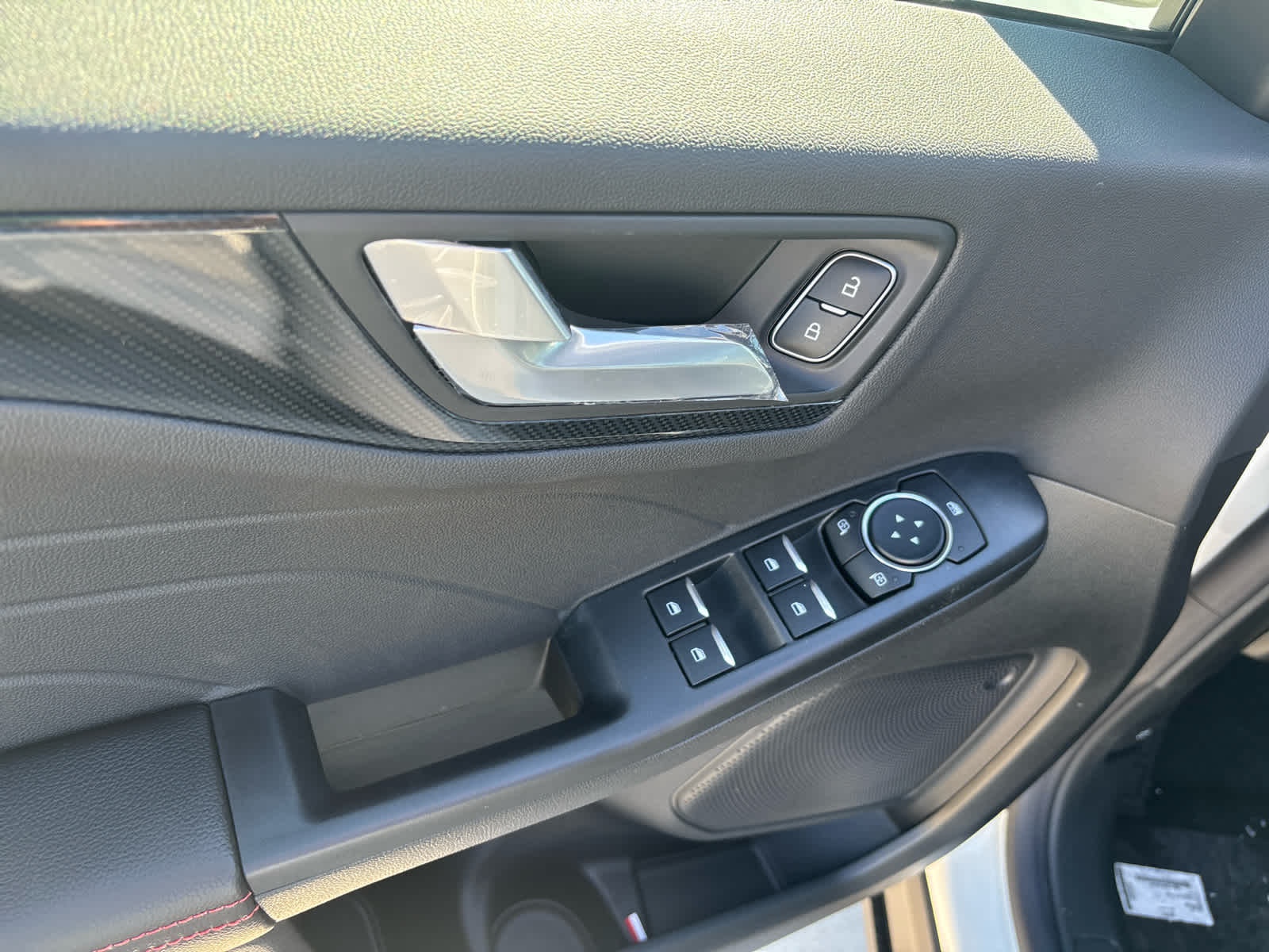 2025 Ford Escape ST-Line photo 9