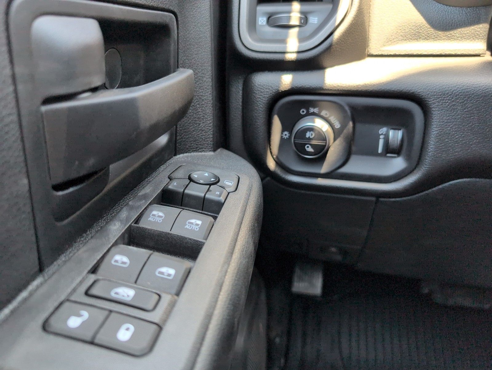2025 Ram 2500 Tradesman photo 12