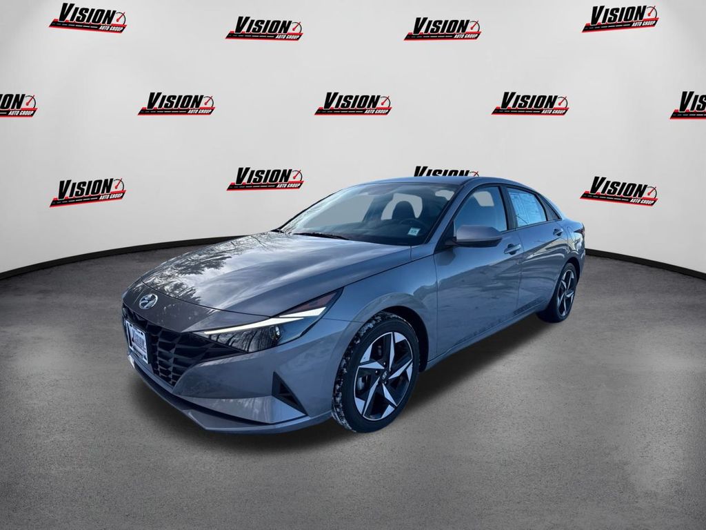 2023 Hyundai Elantra SEL's photo