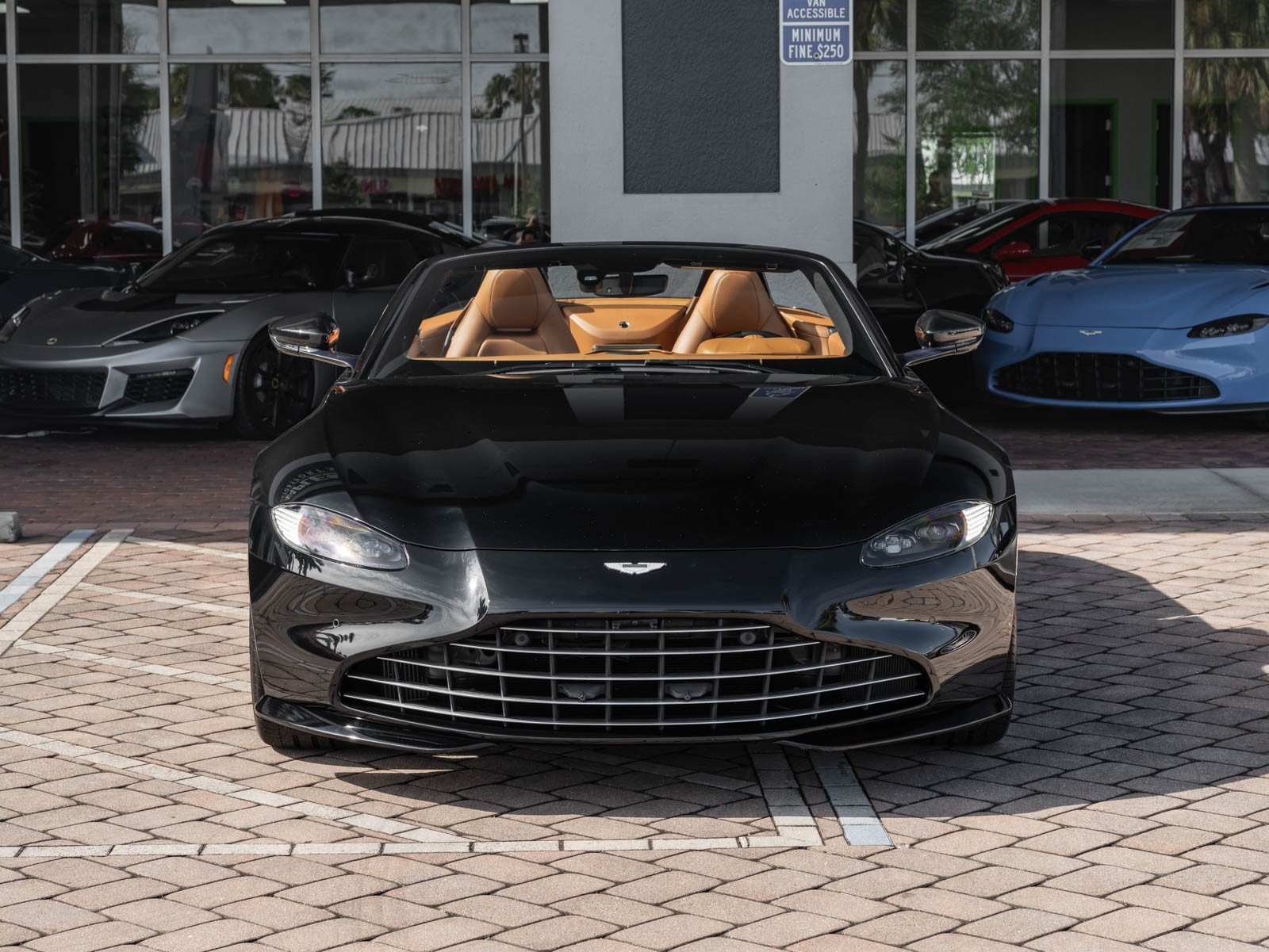 2021 Aston Martin Vantage photo 18