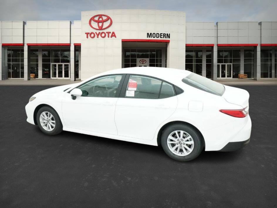 2025 Toyota Camry LE photo 11