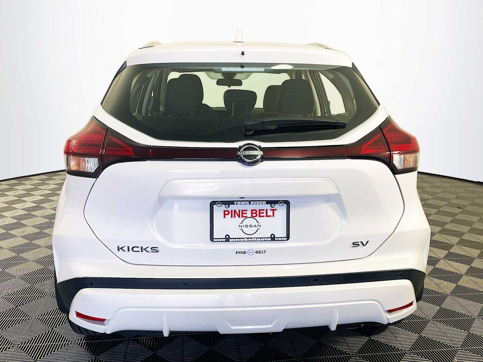 2023 Nissan Kicks SV photo 5
