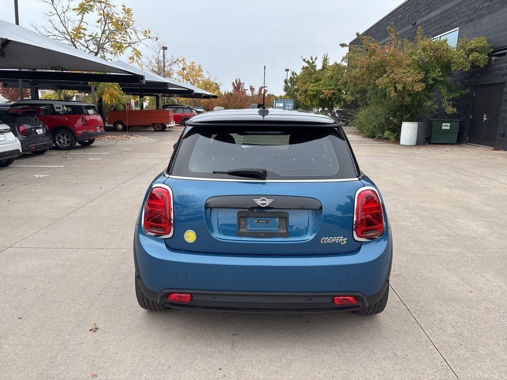 2024 Mini Cooper 2 Door Hardtop SE photo 4