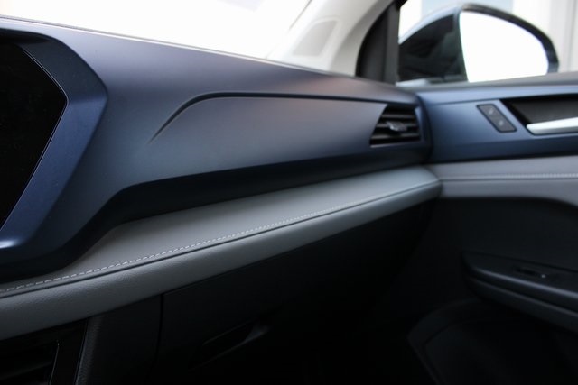 2024 Volkswagen Taos SE photo 4