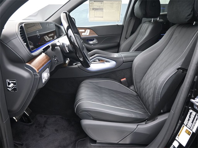 2026 Mercedes Benz GLS 600 4MATIC Maybach photo 3
