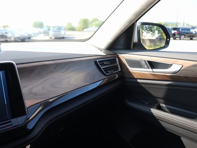 2026 Volkswagen Atlas SE Technology photo 19