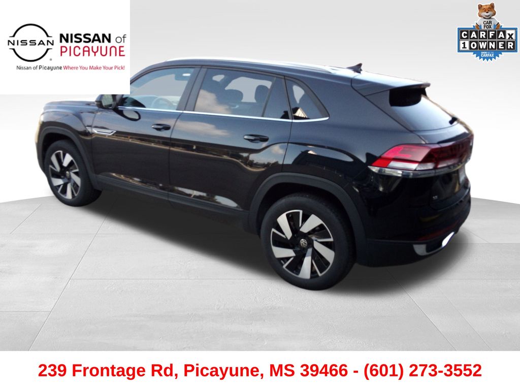 2025 Volkswagen Atlas Cross Sport SE Technology photo 3