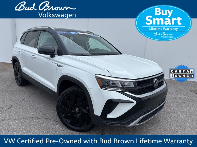 2024 Volkswagen Taos SE's photo