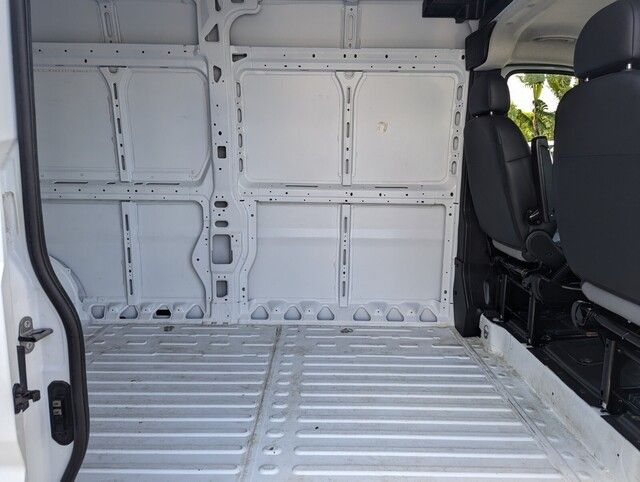 2025 Ram 3500 Tradesman photo 23