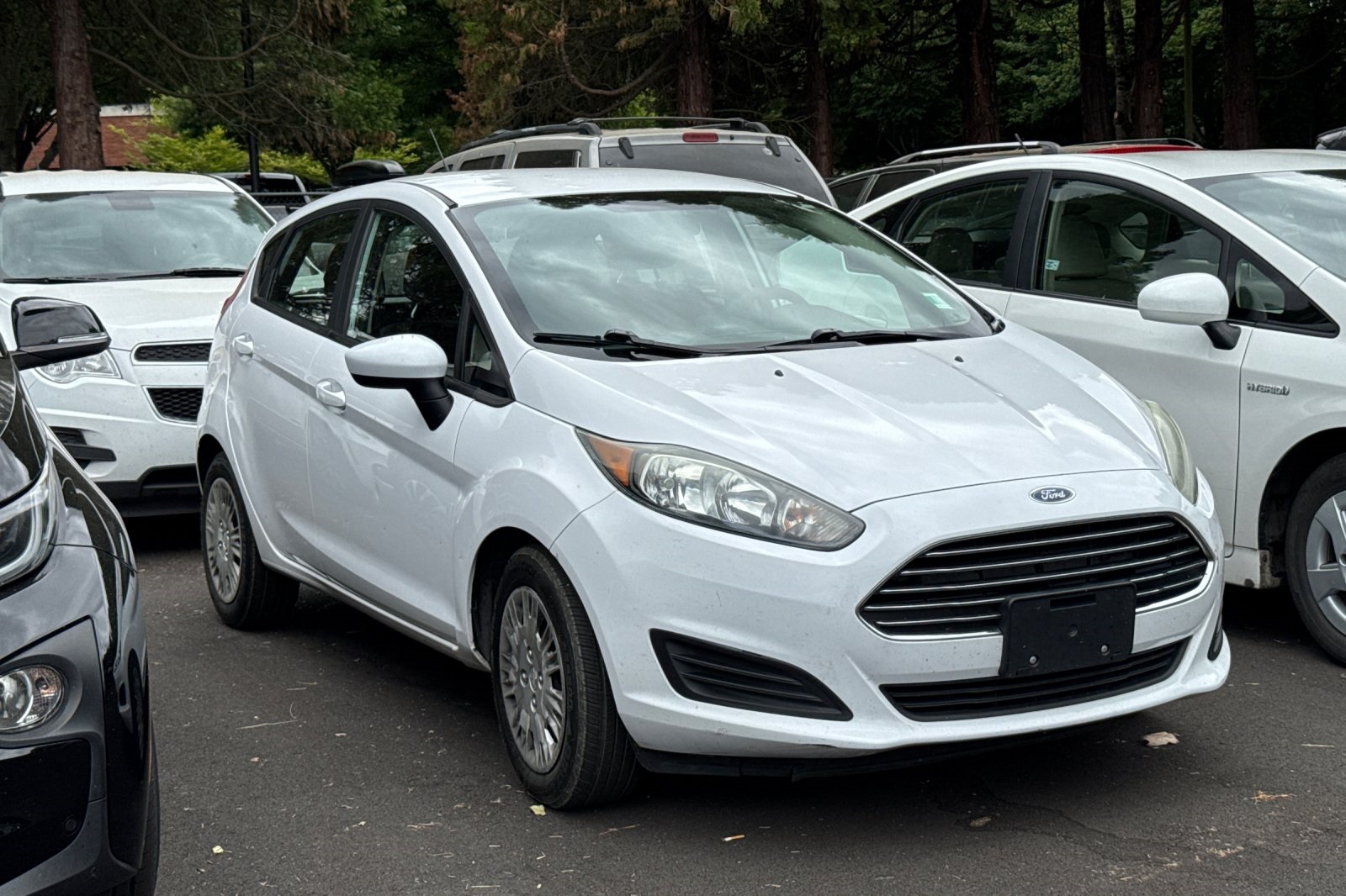2016 Ford Fiesta S photo 2