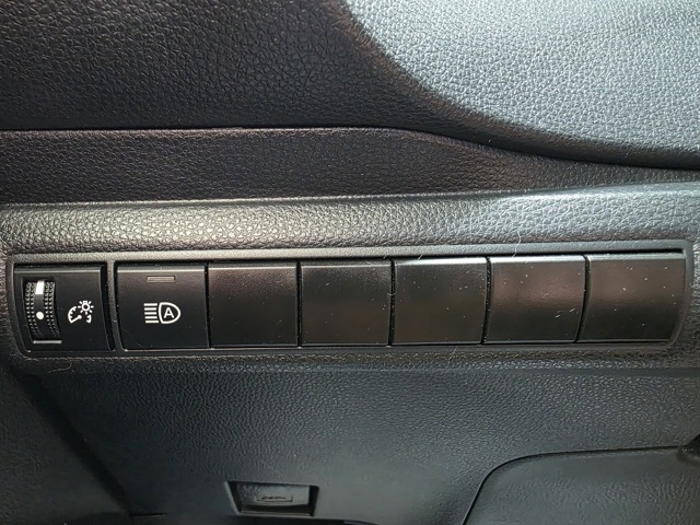 2023 Toyota Corolla LE photo 18