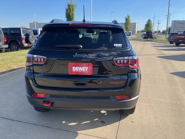2026 Jeep Compass Trailhawk photo 3