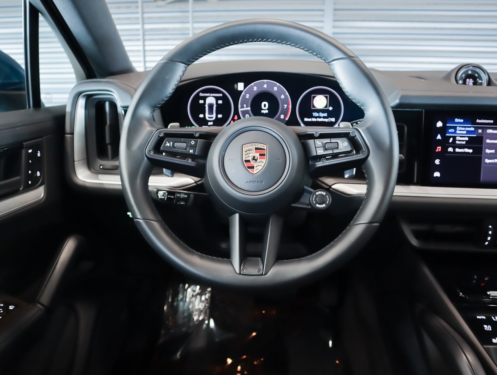 2024 Porsche Cayenne Coupe photo 13