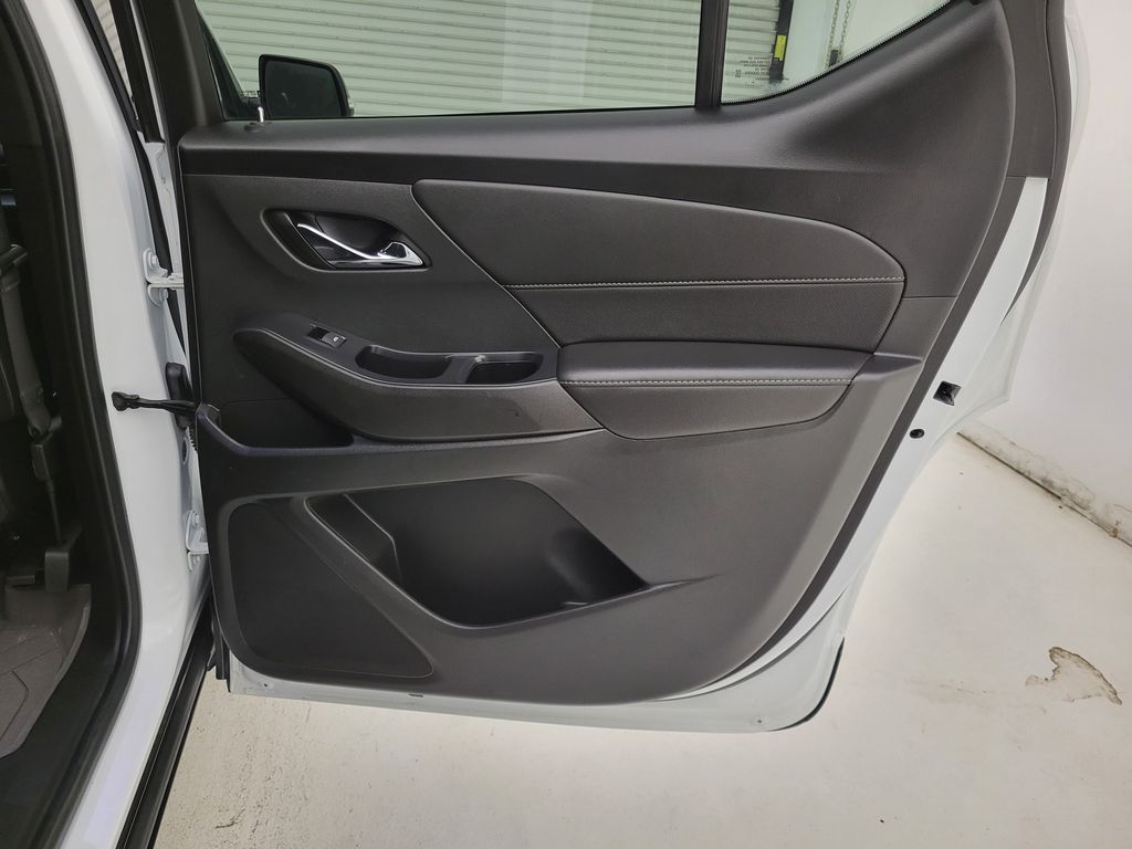 2022 Chevrolet Traverse Premier photo 37