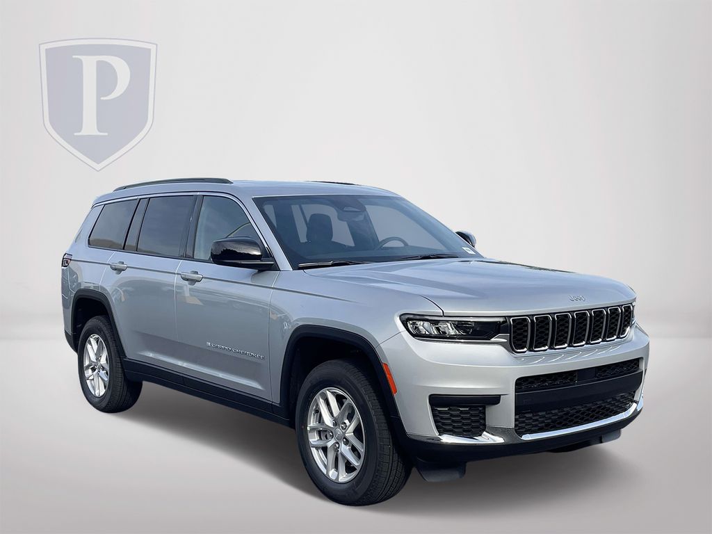 2025 Jeep Grand Cherokee L Laredo's photo