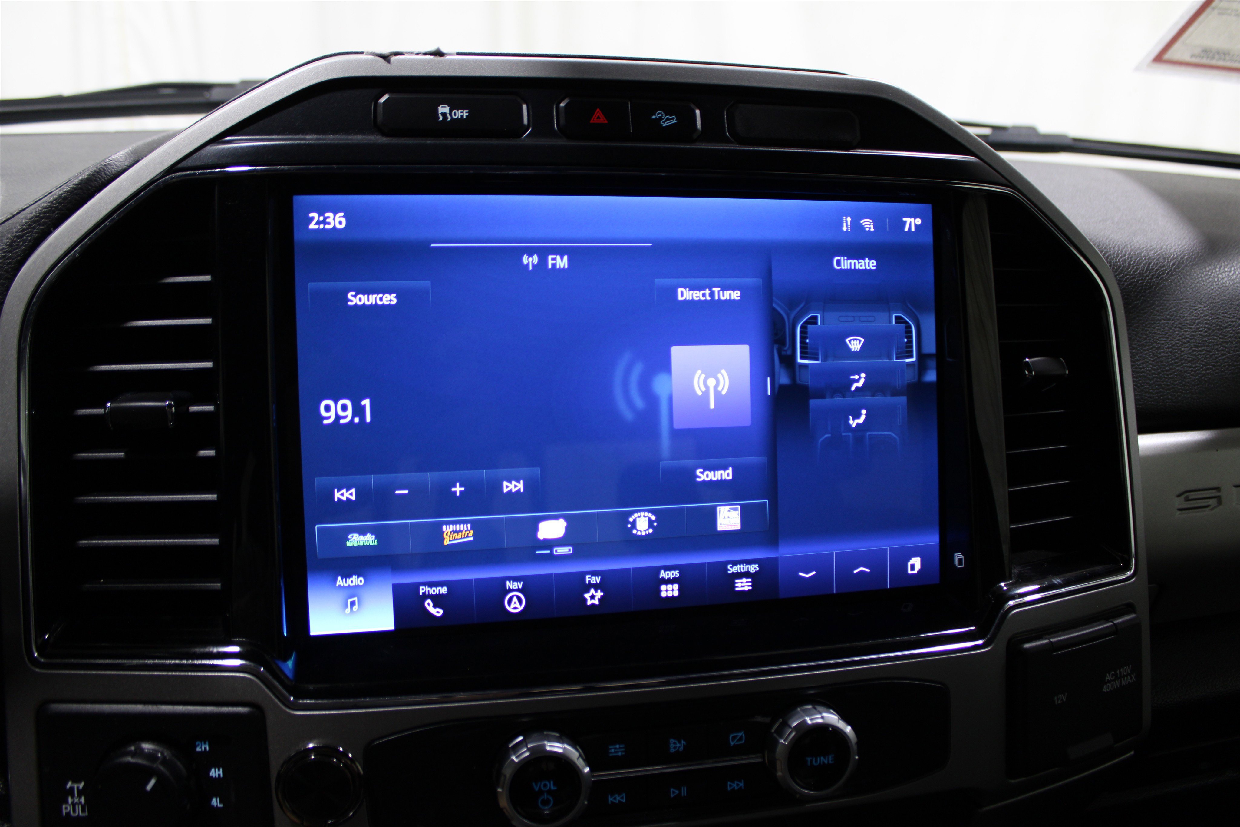 2022 Ford F-250 Lariat photo 8