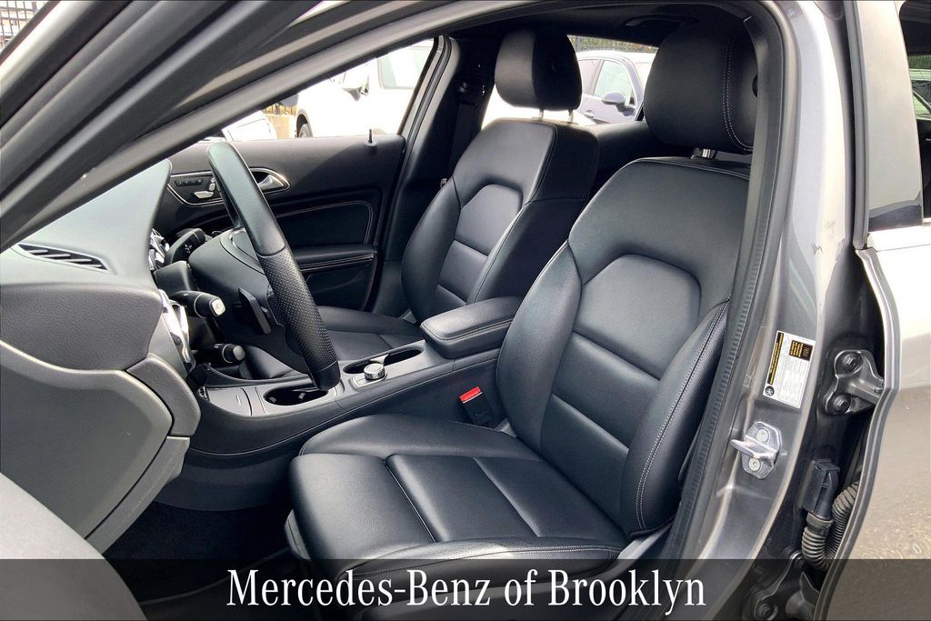 2020 Mercedes Benz GLA 250 4MATIC photo 4