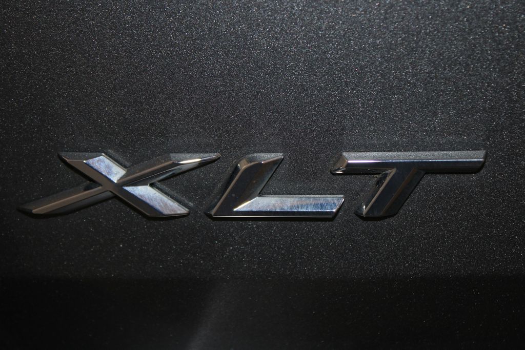 2022 Ford Explorer XLT photo 21